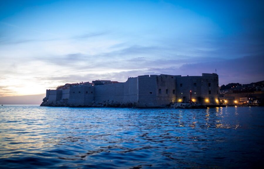 Dubrovnik: Panoramic Sunset Cocktail Cruise Around Old Town - The boat ride around the City Walls