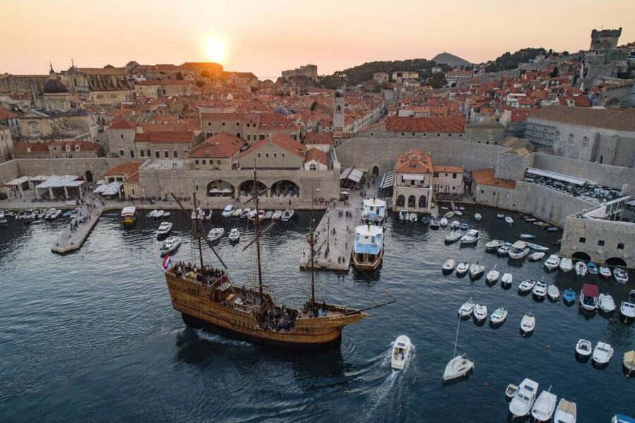 Dubrovnik: Panoramic Sunset Cruise on Karaka Ship - The Old Town, fortresses, and Lokrum from offshore