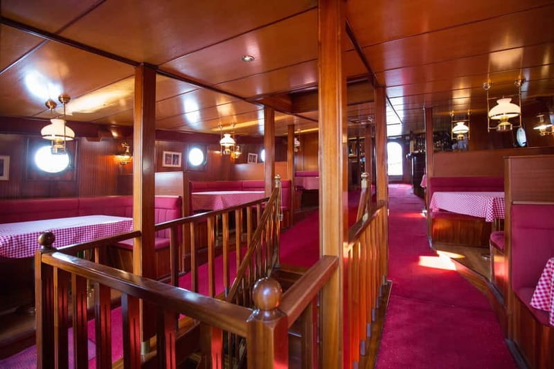 Dubrovnik: Panoramic Sunset Cruise on Karaka Ship - Watching the sun drop over the Adriatic