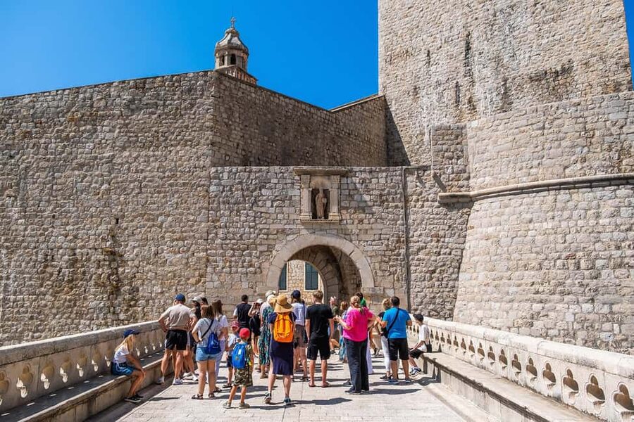 Dubrovnik: Pile Gate & Old Town with Spices and Hidden Gems - Stradun, Onofrio’s Fountain, and St. Saviour Church