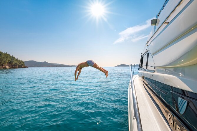 Dubrovnik: Private Boat Tours to Elaphite Islands - Boats, crew, and onboard comforts