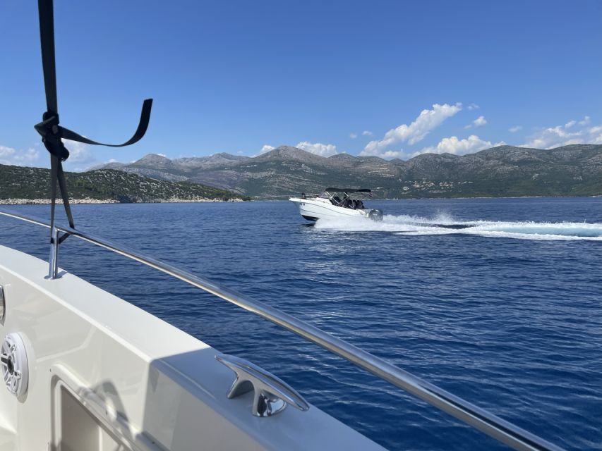 Dubrovnik: Private Elaphiti Islands and Blue Cave Tour - Sjekirica Beach and Šunj Beach