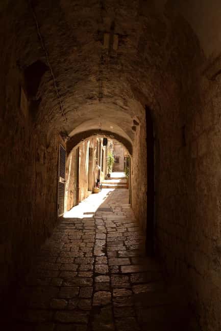 Dubrovnik: Private Game of Thrones Tour: Inside Look - Starting at Pile, between the hotel and the Old Town