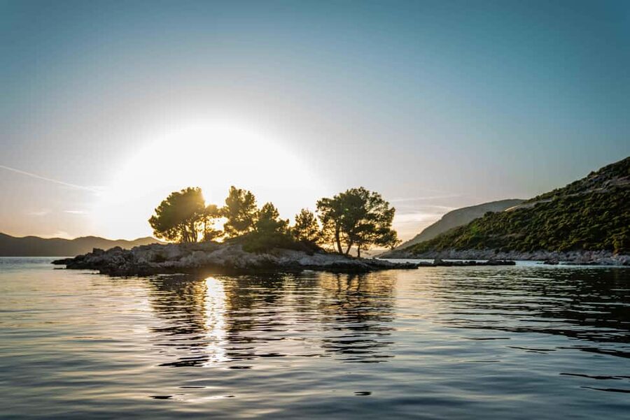 Dubrovnik: Private speedboat tour of Elafiti islands - Lopud for sand, sun, and old stone