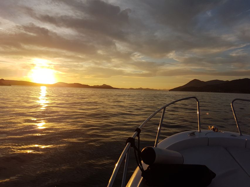 Dubrovnik: Private Sunset on the Sea Cruise with Wine - Choosing between a slower boat and a speedboat