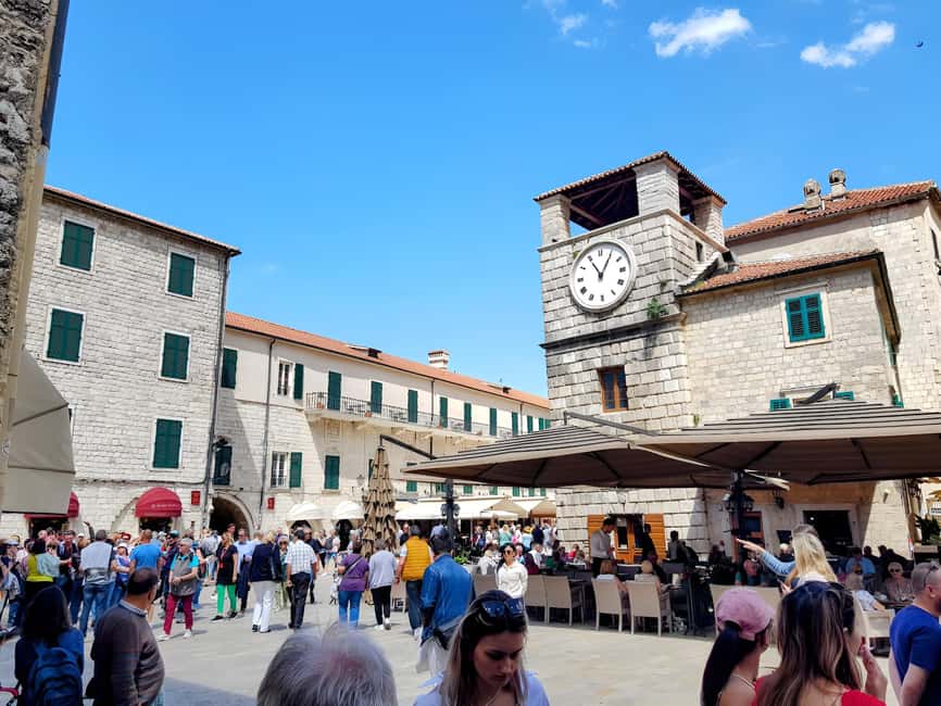 Dubrovnik: Private Tour to Montenegro, Kotor, and Perast - Perast: a quiet waterfront before Kotor