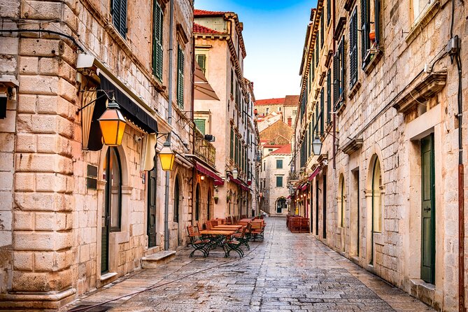 Dubrovnik Scavenger Hunt and Highlights Self Guided Audio Tour - The Cathedral and the House of Marin Drzic
