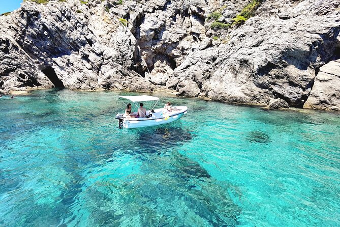 Dubrovnik Self-Drive Boat Rental for up to 6 People - Why a self-drive boat beats a fixed cruise