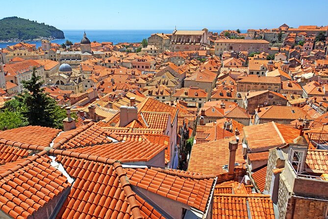 Dubrovnik Shore Excursion: Explore Dubrovnik by Cable Car (ticket included) - Walking the Stradun without losing the details