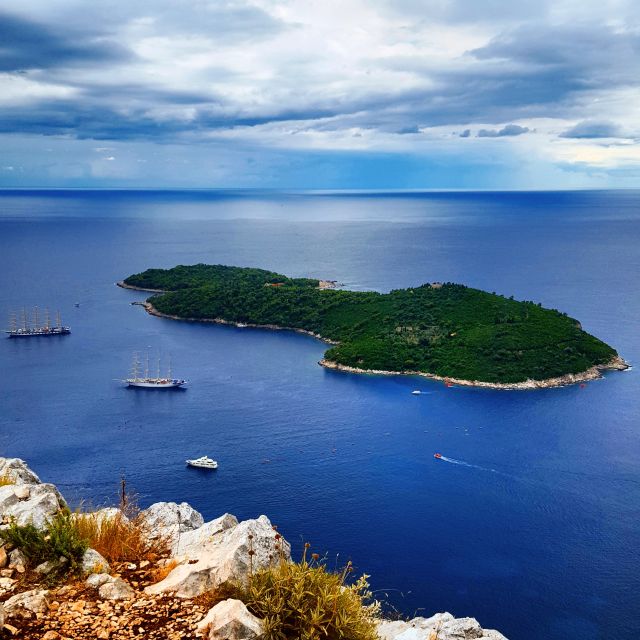 Dubrovnik: Sunset Panorama Tour with Glass of Wine - Who should book this sunset outing