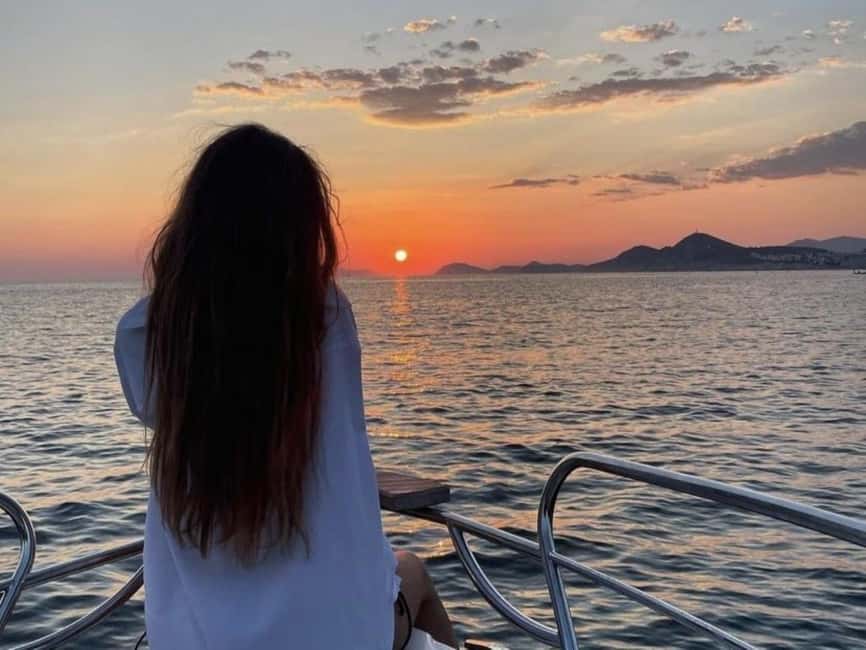 Dubrovnik: Sunset tour - Leaving the Old Port around 6 p.m.