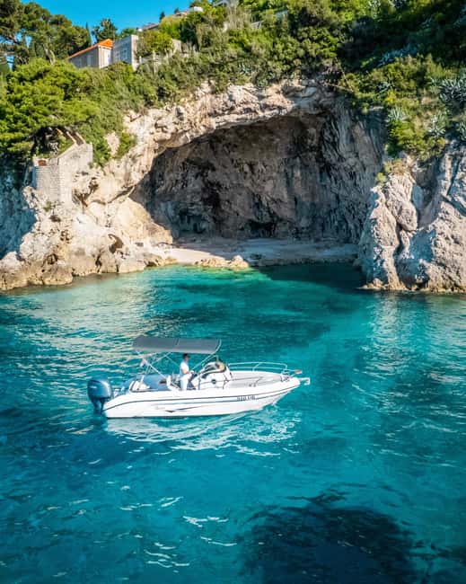 Dubrovnik: Sunset tour - How the $212 price works for four people