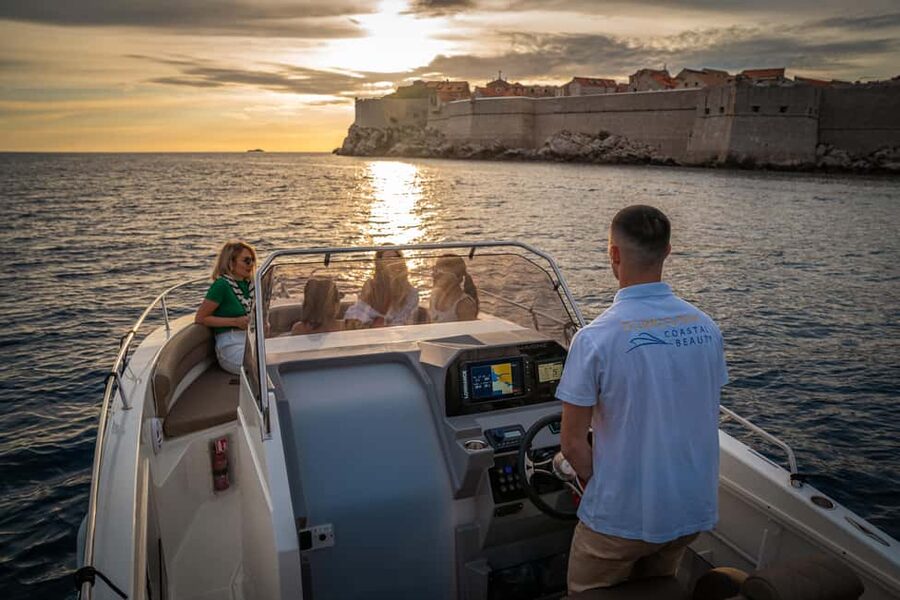 Dubrovnik: Sunset Tour With Panorama Of City Walls - Sunset is the main event
