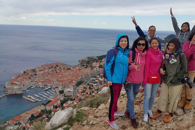 Dubrovnik Sunset Tour with Wine Tasting - Guides, group size, and the road up