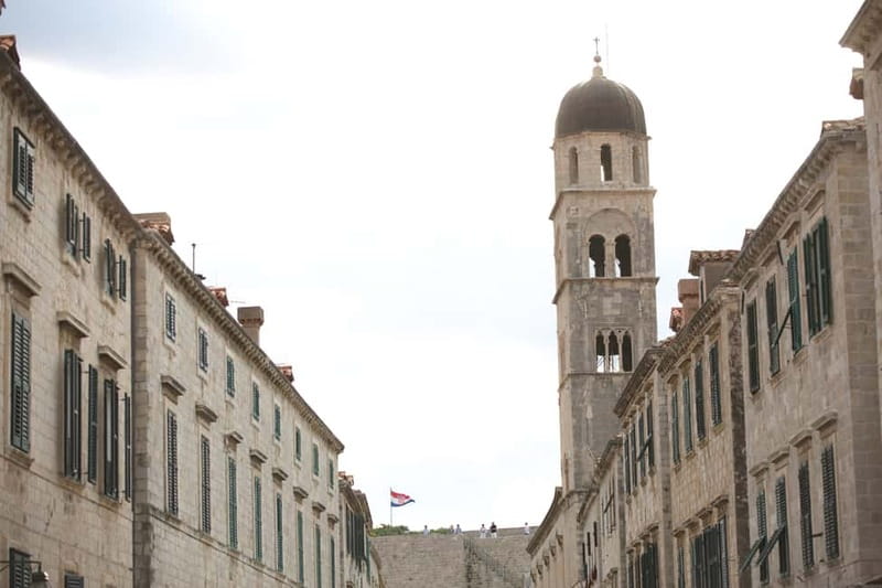 Dubrovnik walking tour and cruise on Karaka ship - Arriving at the Old City Port