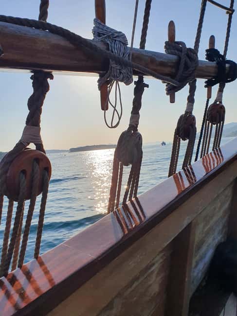 Dubrovnik walking tour and cruise on Karaka ship - Who Will Enjoy This Two-Hour Format
