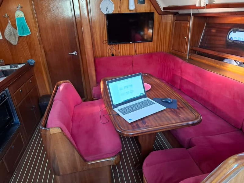 Dubrovnik yacht cruise - Private tour to Elafity & Blue cave - What the $449 price really gets you