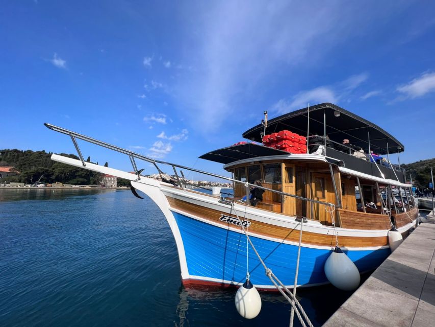 From Dubrovnik: Boat Tour to Kolocep, Lopud, & Sipan Islands - Šipan: olive trees, old estates, and clear water