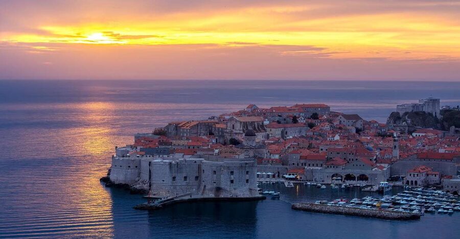 From Dubrovnik: Golden Hour Sunset Cruise with Free Drinks - One hour around Dubrovnik Bay