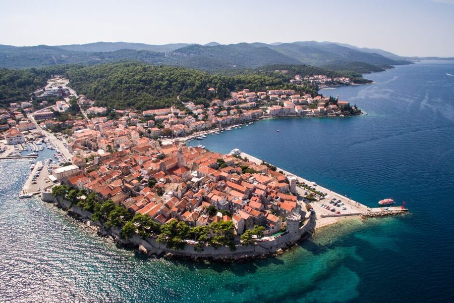 From Dubrovnik: Island of Korčula with wine tasting - The Orebić ferry and the approach to Korčula