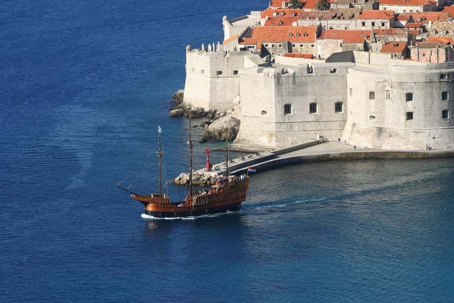 From Split: Dubrovnik Day Trip incl. Stop in Ston - The Pelješac drive adds flavor to the route