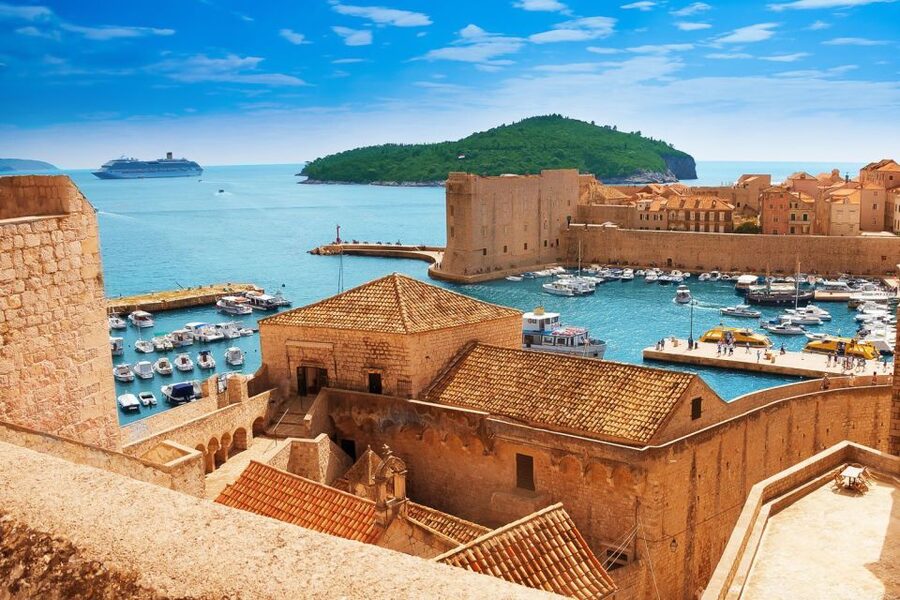 From Split & Trogir: Dubrovnik Guided Day Tour - Ston: a short stop with a strong local flavor