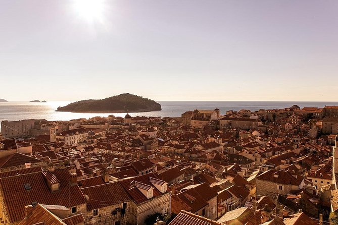 Game of Thrones Extended Tour with Swords and Props - Pile Gate and the road into King’s Landing