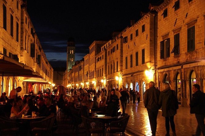 Guided Tour to discover Dubrovnik's Old Town, by day or night - Start at Onofrio’s Fountain and get your bearings