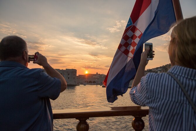 Karaka - The Best Dubrovnik Sunset Cruise (adults only) - Drinks and the onboard mood