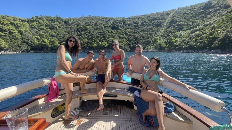 Luxury Private Boat Tour to Elaphiti Islands (4 hours) - What Captain Robert adds to the day