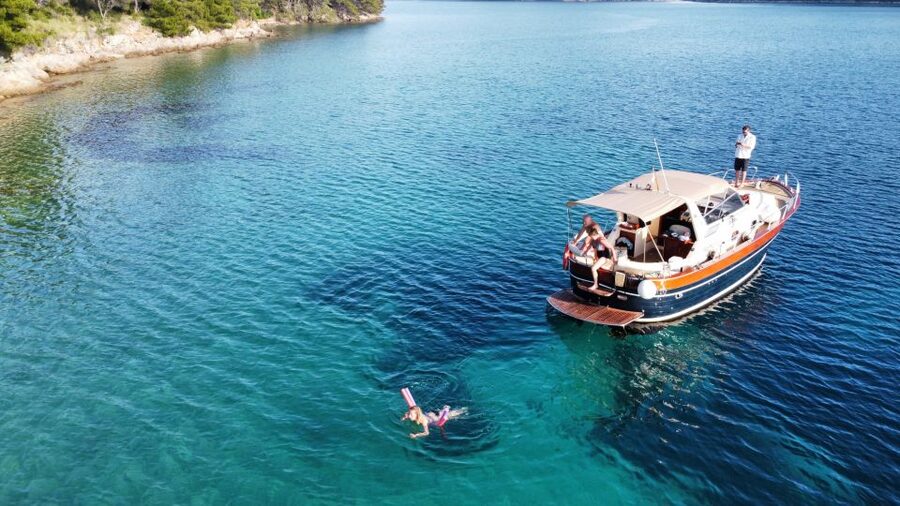 Luxury Private Boat Tour to Elaphiti Islands (4 hours) - Who should book this tour?
