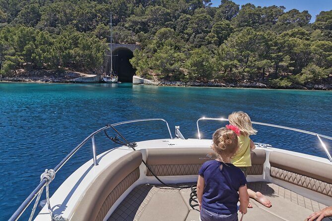 Private boat Tour - Dubrovnik Old Town and Elaphite islands - Dubrovnik’s walls from the water