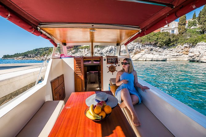 Private boat tour- explore the islands, find hidden caves and try snorkelling - Key points at a glance