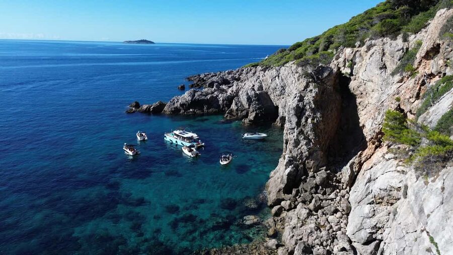 Private Boat Tour Tailor-Made 6h-All Inclusive - Caves, beaches, and the blue water stops