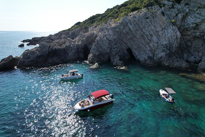Private Speedboat Tour- Blue cave, sandy beaches and snorkelling - The eight-hour Mljet option