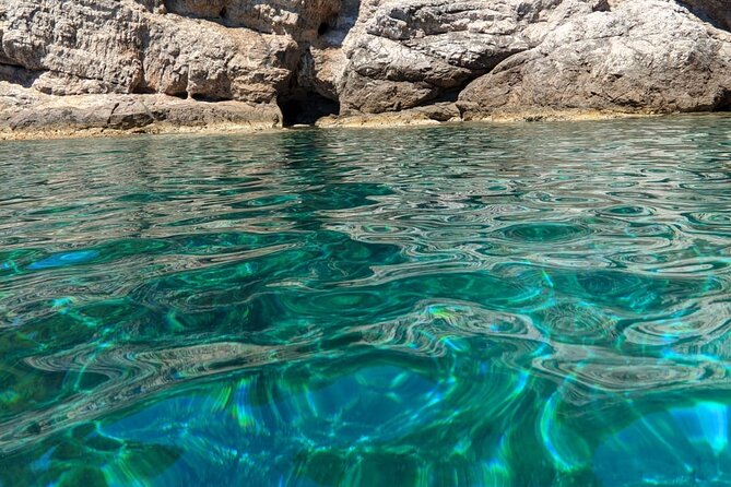 Private Speedboat Tour- Blue cave, sandy beaches and snorkelling - Drinks, equipment, and the small extras