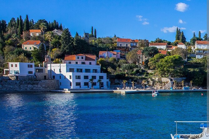 Private Speedboat Tour | Caves Beaches Islands and more - Sipan and the quiet bay at Luka