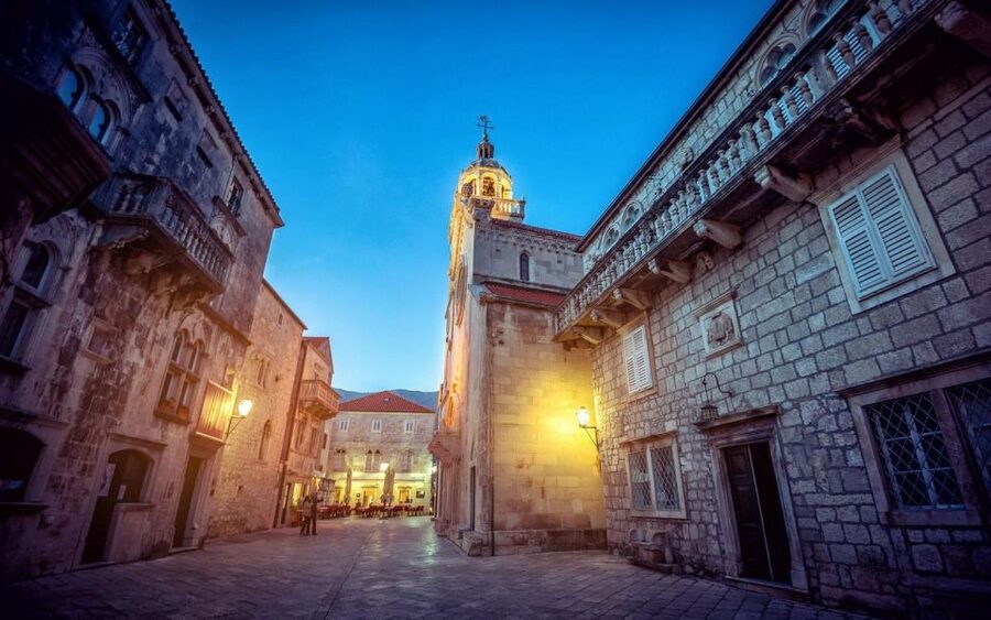 Ston and Korcula Island Day Trip from Dubrovnik with Wine - Lunch, local food, and what you pay extra for