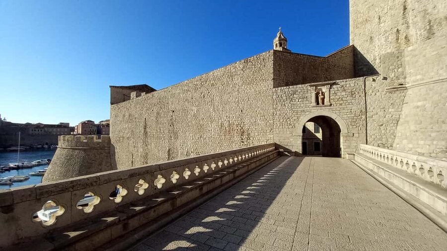 Sunset Wall Walk: 75-Minute Guided Tour & Free Exploration - Key points to know before booking