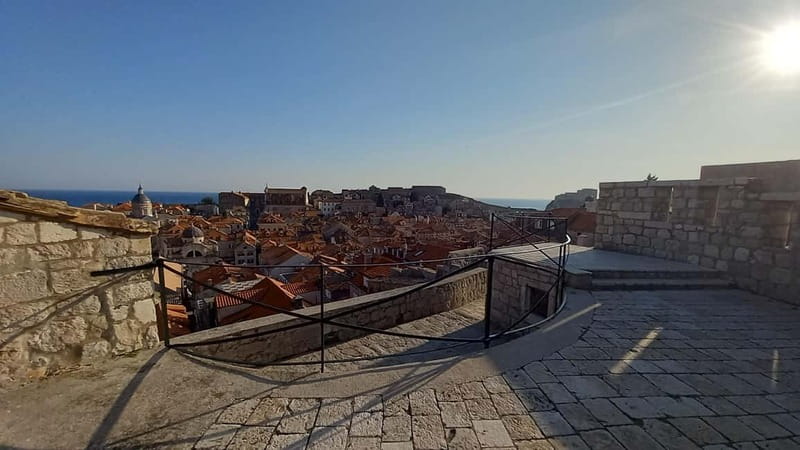 Sunset Wall Walk: 75-Minute Guided Tour & Free Exploration - Should you book it?