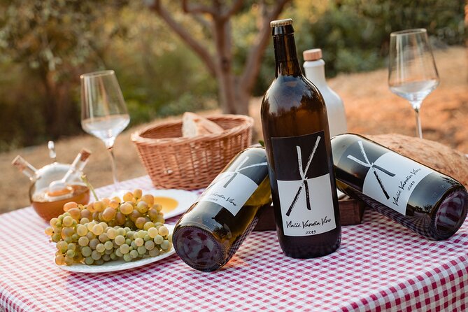 Sunset wine tasting in vineyard - The sunset is the main event