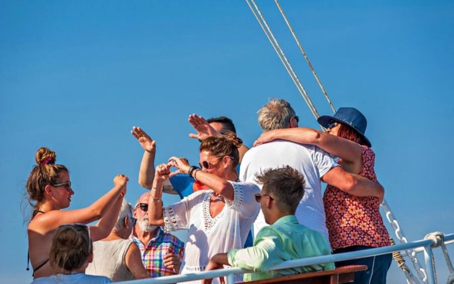 Three Island Boat Tour With Lunch - Lunch, drinks, and comfort on the water