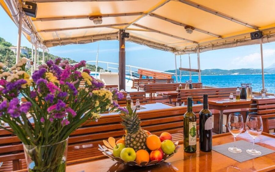 Three Island Boat Tour With Lunch - Who will enjoy this day most