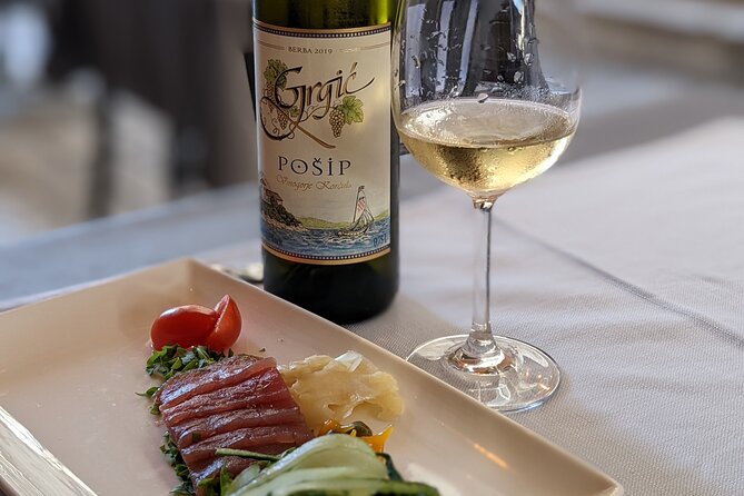 Wine, food and olive oil by PhD student - Beginning at Large Onofrio’s Fountain