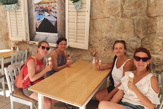Wine, food and olive oil by PhD student - Family-run places instead of one formal dinner